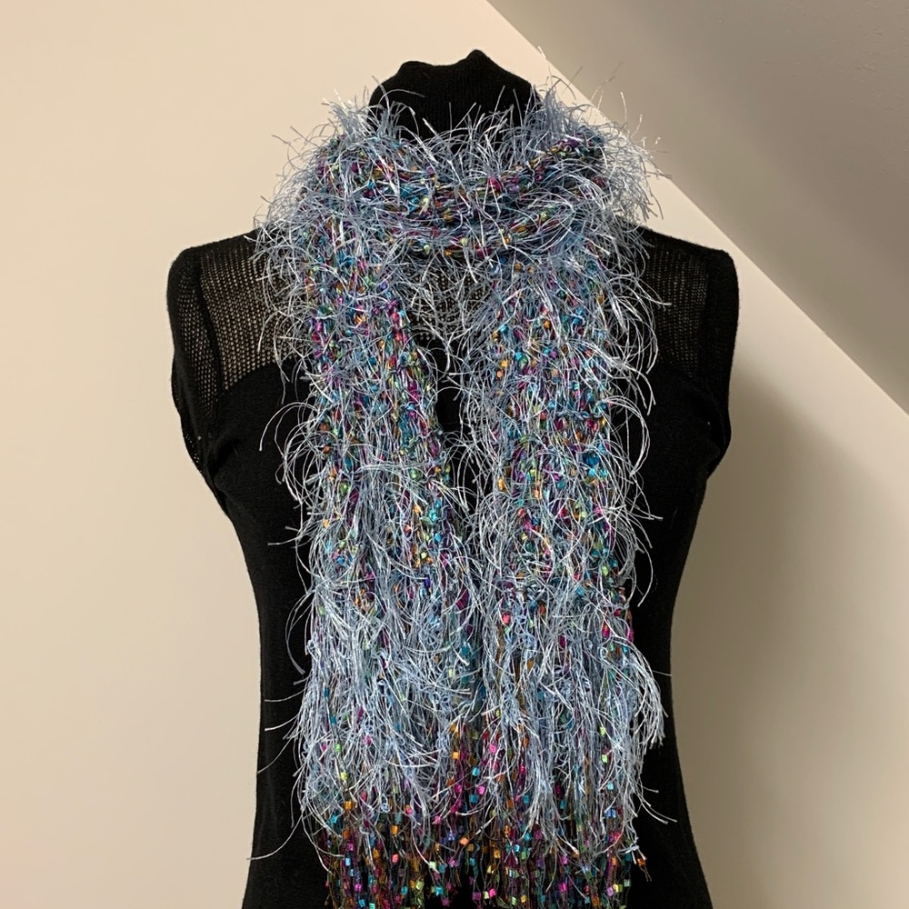Hand Knit Scarf 🧣 - Picture 2 of 8
